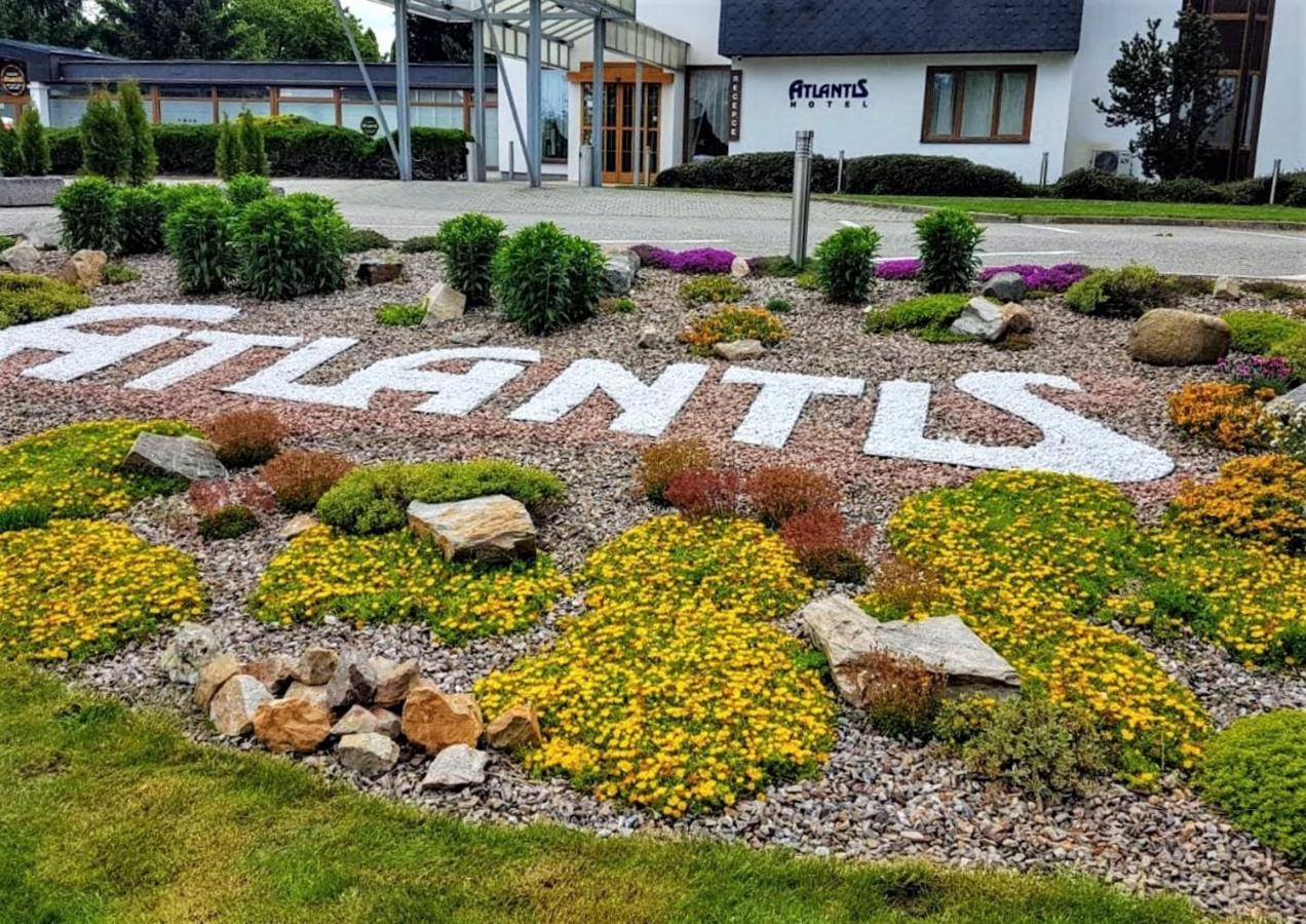 โรงแรมแอตแลนติส Rozdrojovice ภายนอก รูปภาพ